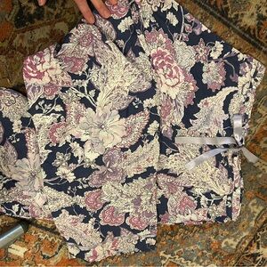 Floral Women's Pajamas - Like New - Small